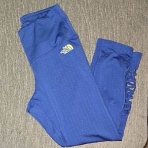 The North Face Blue Dotted Flashdry 7/8 Leggings (EUC)